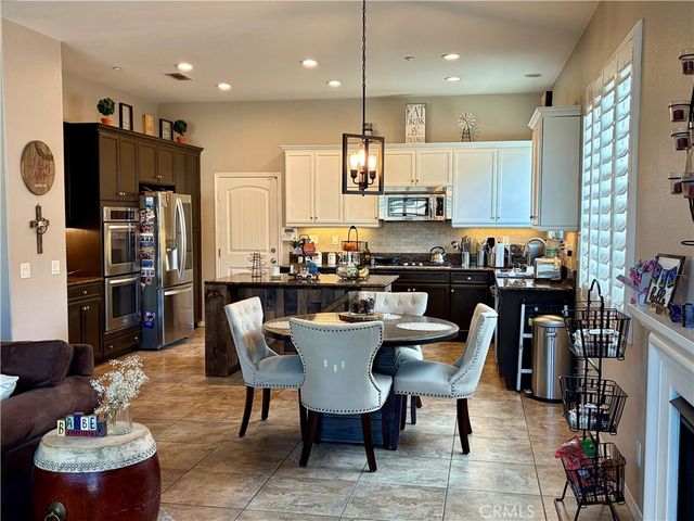4751 Falconview Court, Fontana, CA 92336