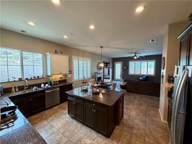4751 Falconview Court, Fontana, CA 92336
