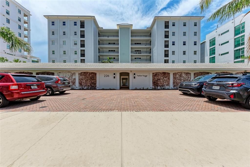 226 GOLDEN GATE POINT 44, Sarasota, FL 34236