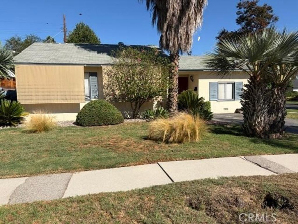 7300 Oak Park, Lake Balboa, CA 91406 — exterior