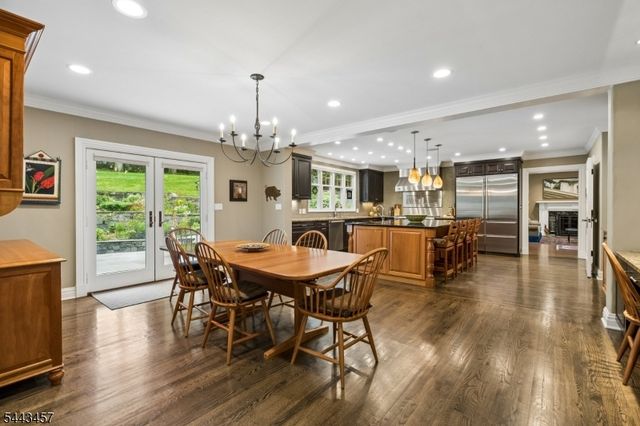 9 Canterbury Ln, Summit City, NJ 07901