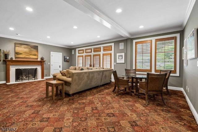 9 Canterbury Ln, Summit City, NJ 07901
