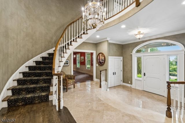 9 Canterbury Ln, Summit City, NJ 07901