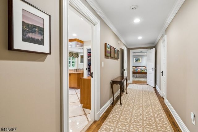 9 Canterbury Ln, Summit City, NJ 07901