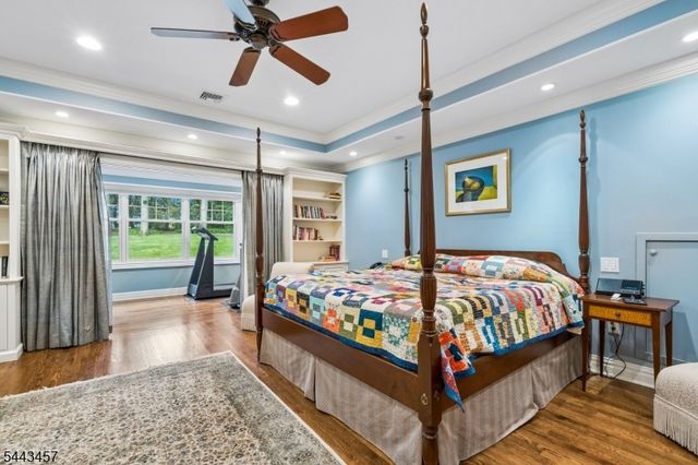 9 Canterbury Ln, Summit City, NJ 07901
