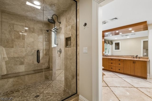 9 Canterbury Ln, Summit City, NJ 07901