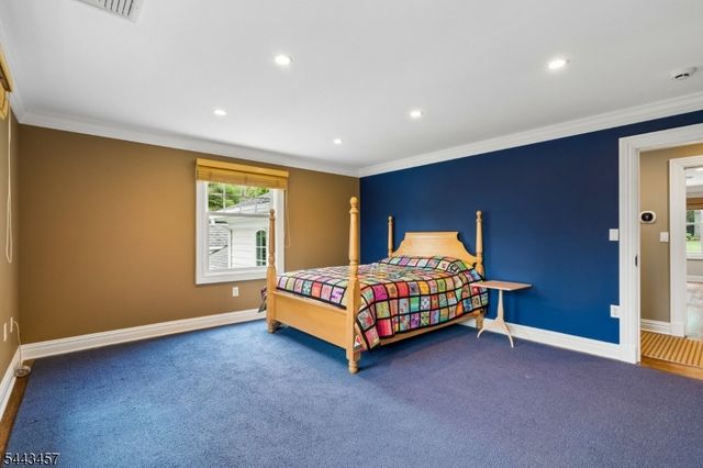 9 Canterbury Ln, Summit City, NJ 07901