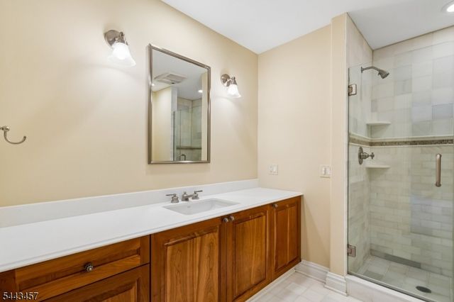 9 Canterbury Ln, Summit City, NJ 07901