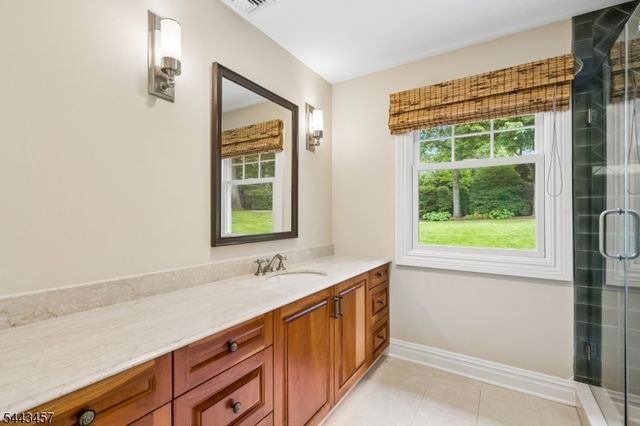 9 Canterbury Ln, Summit City, NJ 07901