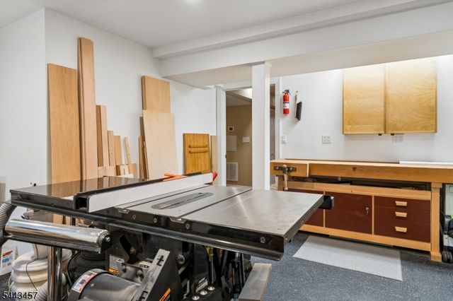 9 Canterbury Ln, Summit City, NJ 07901