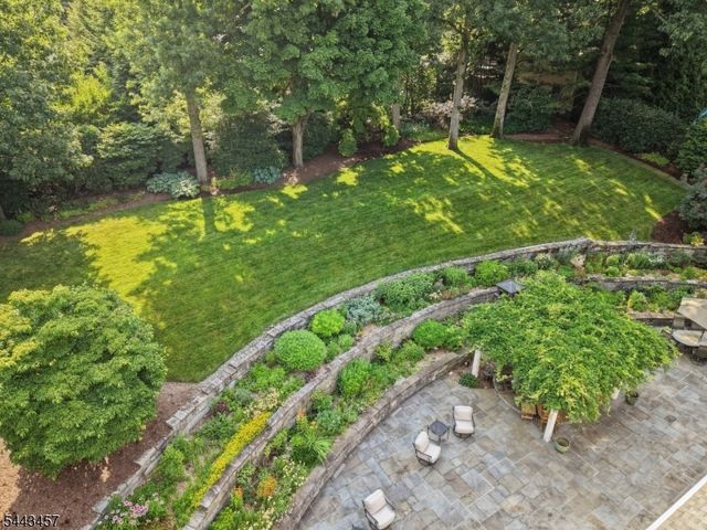 9 Canterbury Ln, Summit City, NJ 07901