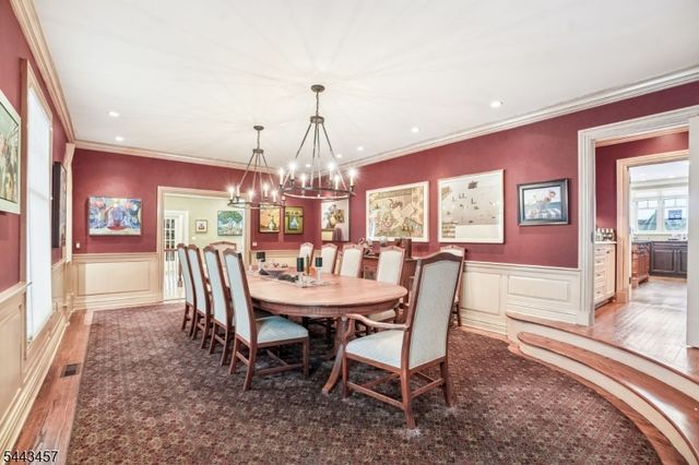 9 Canterbury Ln, Summit City, NJ 07901