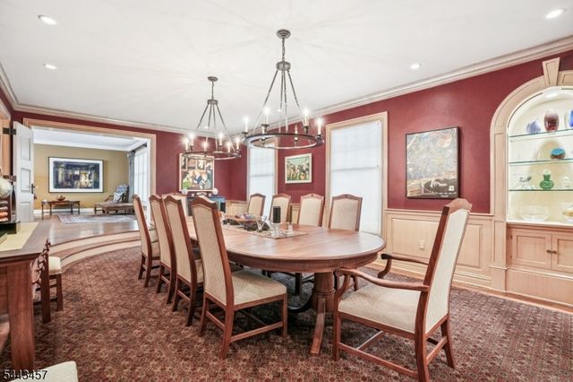 9 Canterbury Ln, Summit City, NJ 07901