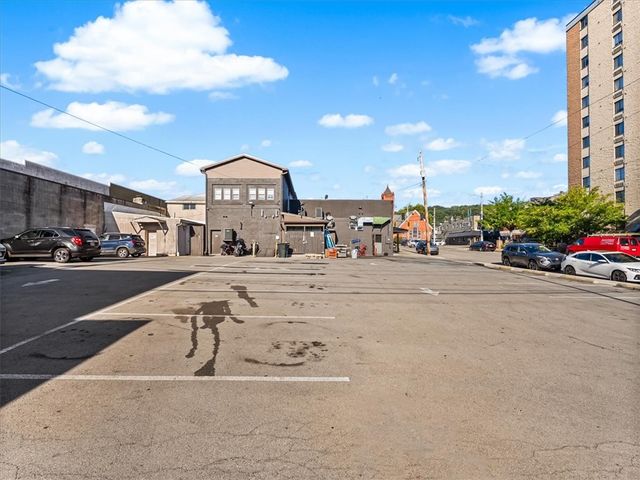 924 7th Avenue, Beaver Falls, PA 15010