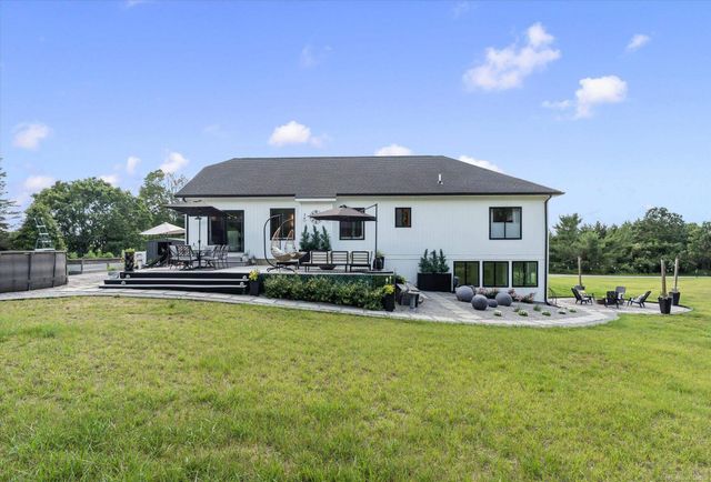 370 Windridge Lane, Brandon Twp, MI 48462