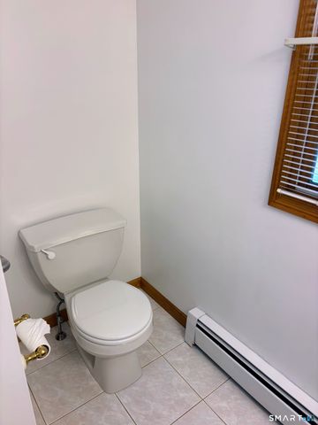 7 Stephens Court, Clinton, CT 06413