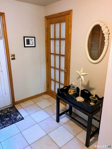 7 Stephens Court, Clinton, CT 06413