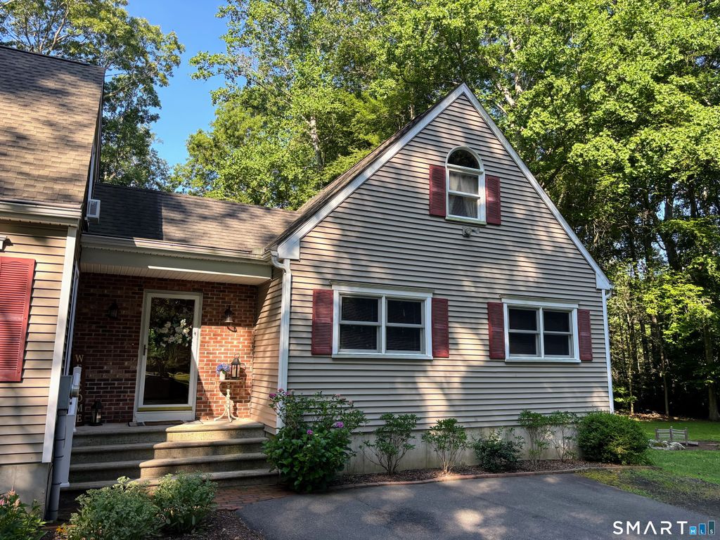 7 Stephens Court, Clinton, CT 06413