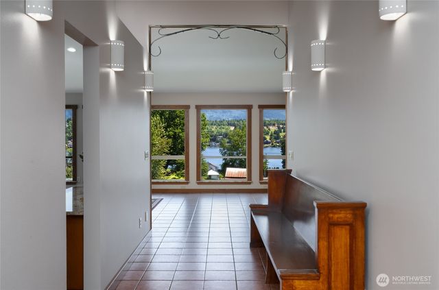 17441 Lake Terrace Place, Mount Vernon, WA 98274