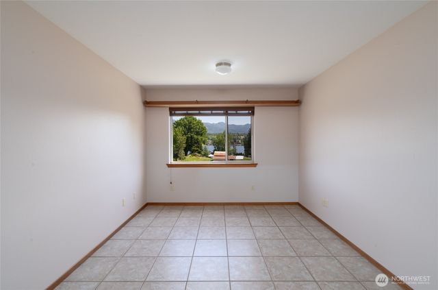 17441 Lake Terrace Place, Mount Vernon, WA 98274