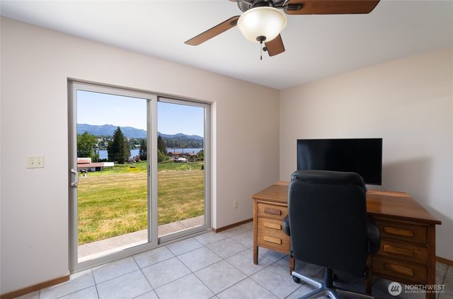 17441 Lake Terrace Place, Mount Vernon, WA 98274
