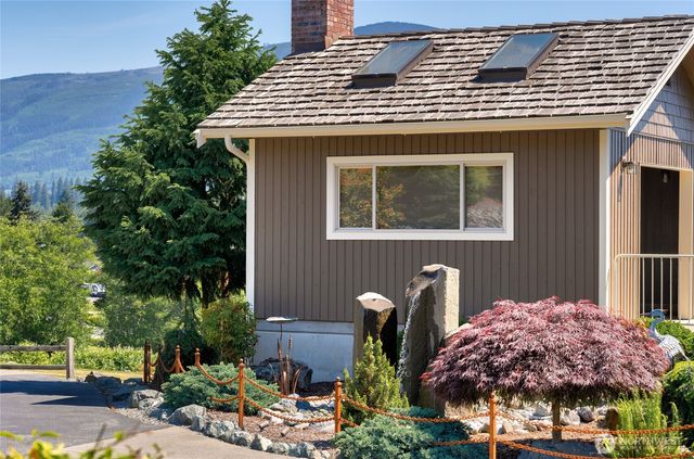 17441 Lake Terrace Place, Mount Vernon, WA 98274