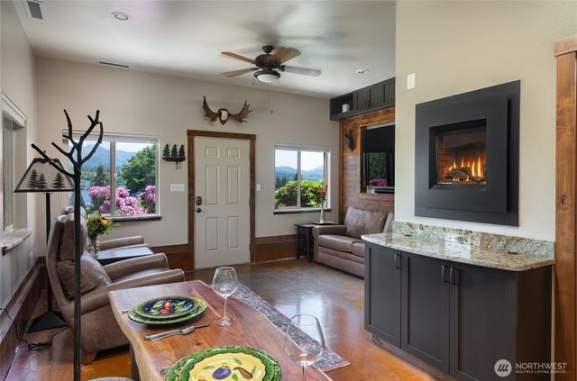 17441 Lake Terrace Place, Mount Vernon, WA 98274