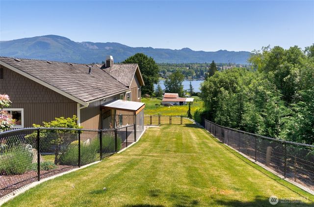 17441 Lake Terrace Place, Mount Vernon, WA 98274