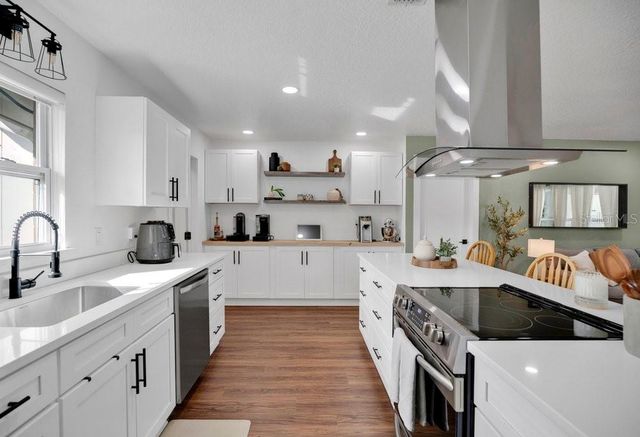 400 SHADY BANKS ROAD, Altamonte Springs, FL 32714