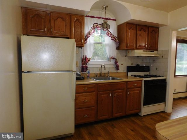 4929 HOLLYWOOD RD, College Park, MD 20740