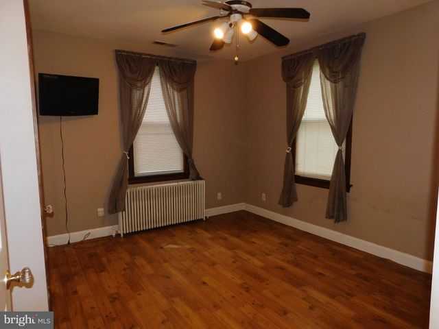 4929 HOLLYWOOD RD, College Park, MD 20740