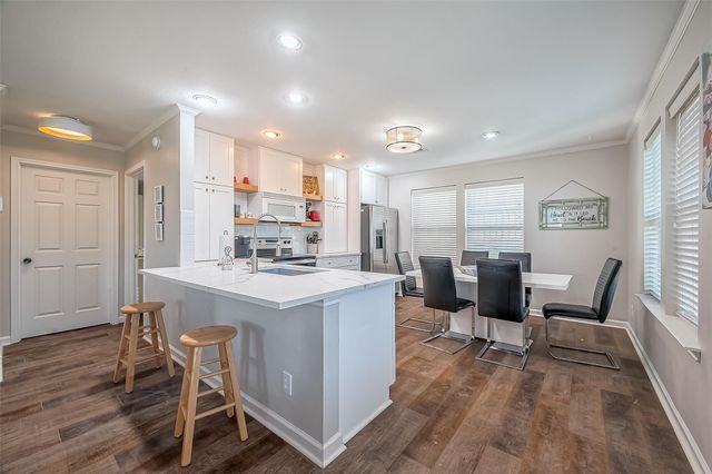 2895 Laguna Drive, Crystal Beach, TX 77650