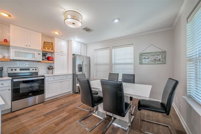 2895 Laguna Drive, Crystal Beach, TX 77650