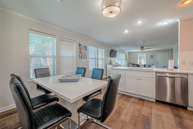 2895 Laguna Drive, Crystal Beach, TX 77650