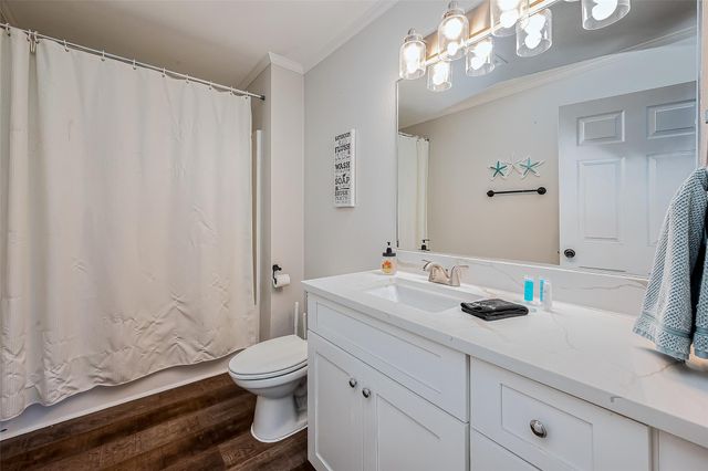 2895 Laguna Drive, Crystal Beach, TX 77650