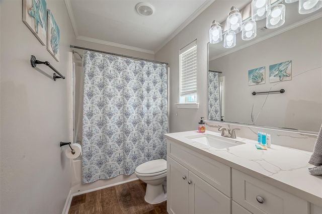 2895 Laguna Drive, Crystal Beach, TX 77650
