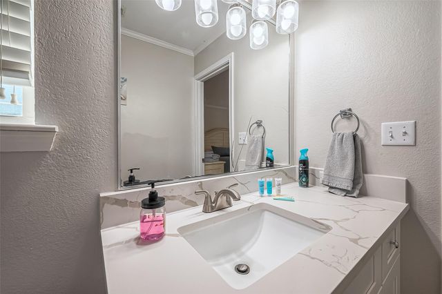 2895 Laguna Drive, Crystal Beach, TX 77650