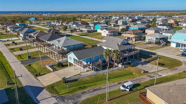 2895 Laguna Drive, Crystal Beach, TX 77650