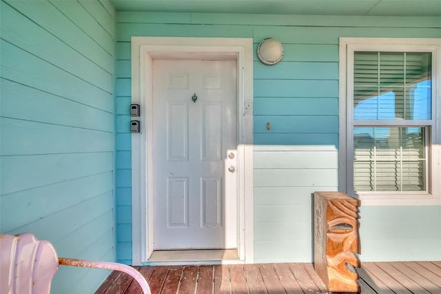 2895 Laguna Drive, Crystal Beach, TX 77650