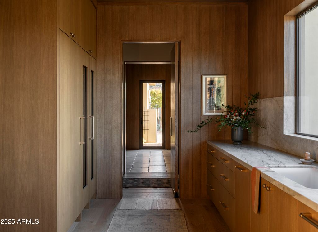 Image 17 of property listing at 8631 N AVENIDA DEL SOL --, Paradise Valley, AZ 85253