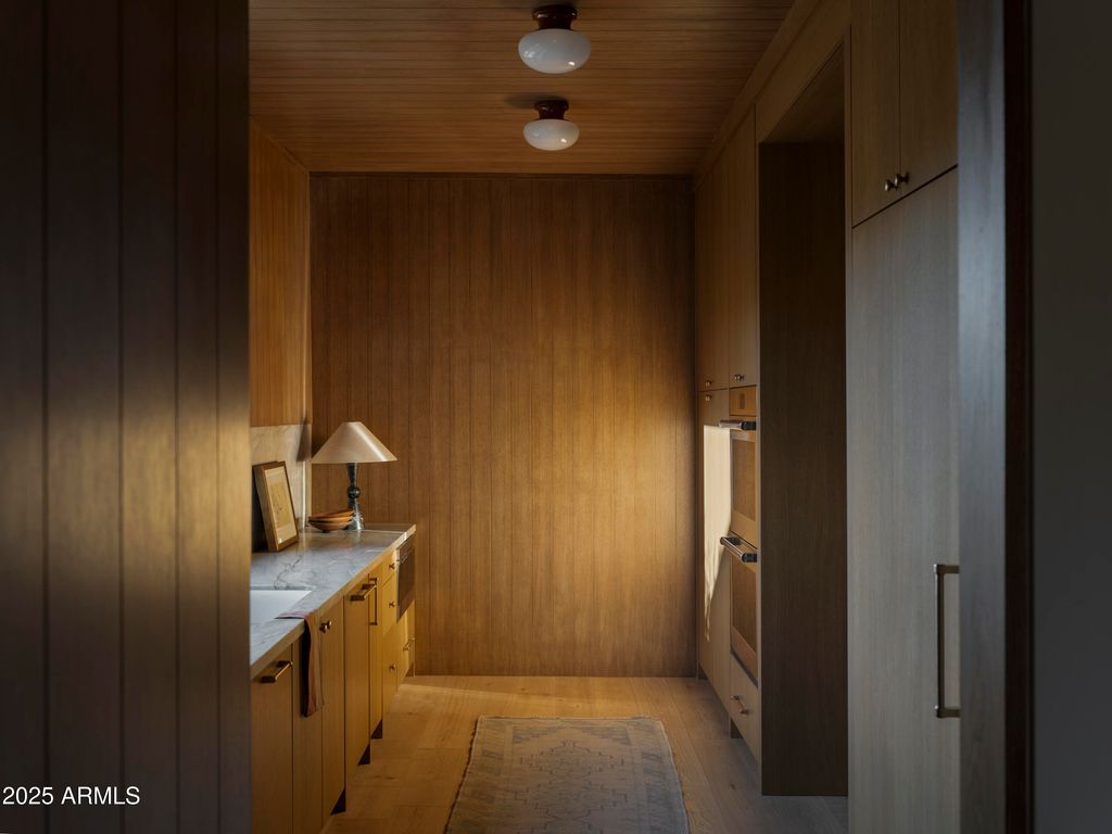 Image 19 of property listing at 8631 N AVENIDA DEL SOL --, Paradise Valley, AZ 85253