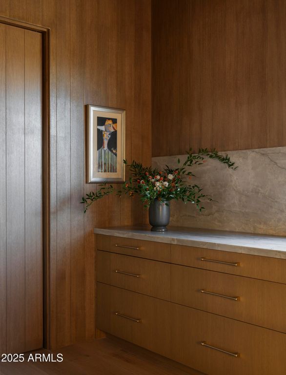 Image 20 of property listing at 8631 N AVENIDA DEL SOL --, Paradise Valley, AZ 85253