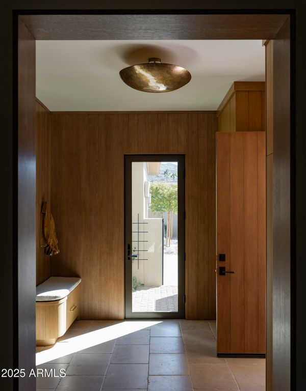 Image 22 of property listing at 8631 N AVENIDA DEL SOL --, Paradise Valley, AZ 85253