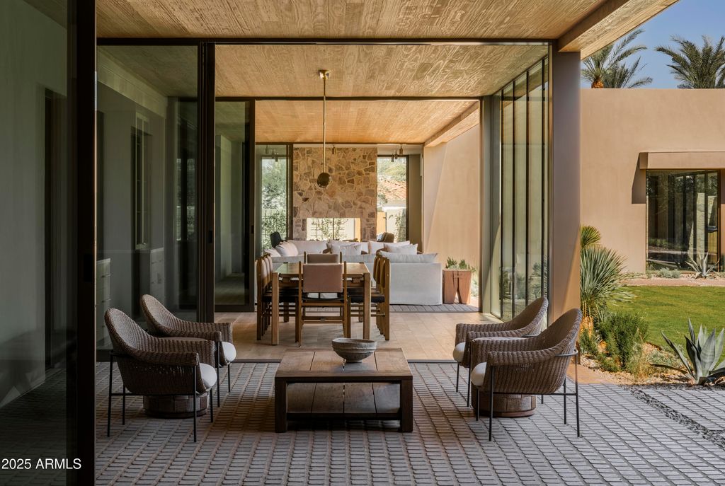 Image 27 of property listing at 8631 N AVENIDA DEL SOL --, Paradise Valley, AZ 85253