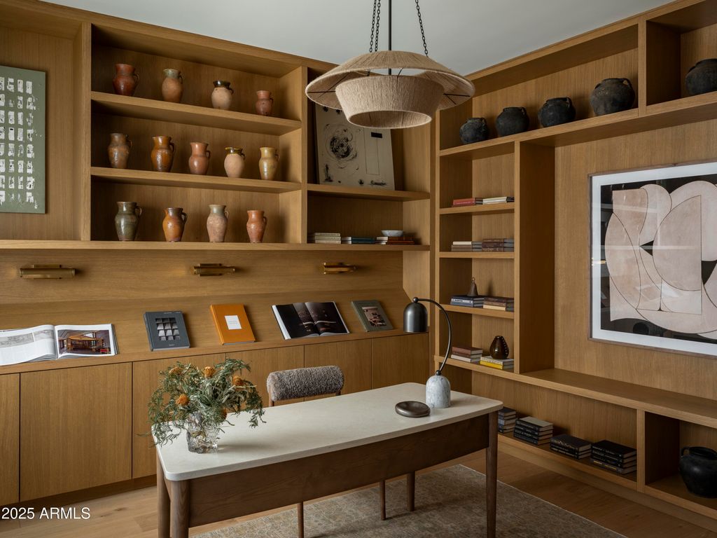 Image 29 of property listing at 8631 N AVENIDA DEL SOL --, Paradise Valley, AZ 85253