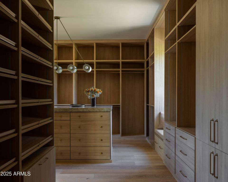 Image 38 of property listing at 8631 N AVENIDA DEL SOL --, Paradise Valley, AZ 85253