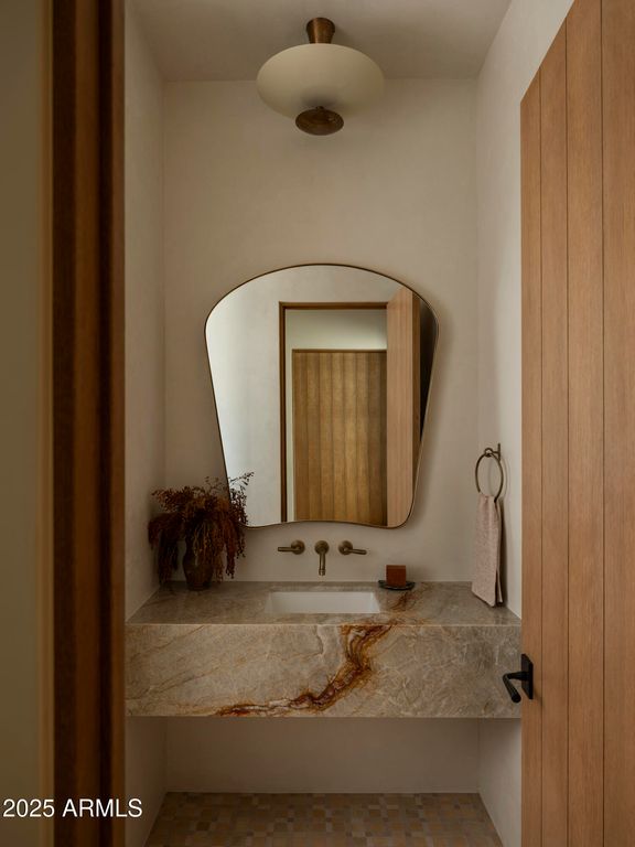 Image 41 of property listing at 8631 N AVENIDA DEL SOL --, Paradise Valley, AZ 85253