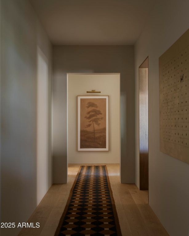 Image 6 of property listing at 8631 N AVENIDA DEL SOL --, Paradise Valley, AZ 85253