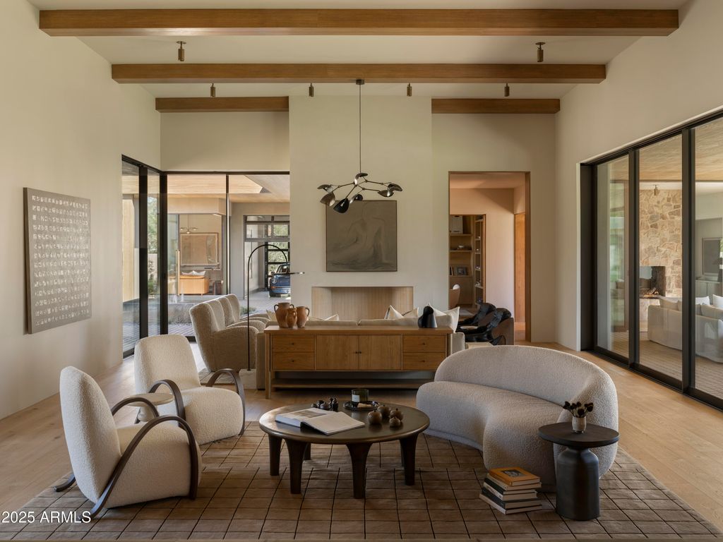 Image 7 of property listing at 8631 N AVENIDA DEL SOL --, Paradise Valley, AZ 85253