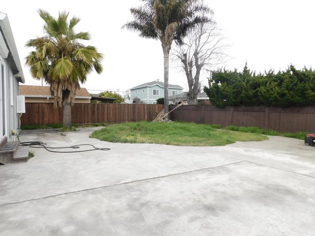 15018 Edgemoor St, San Leandro, CA 94579